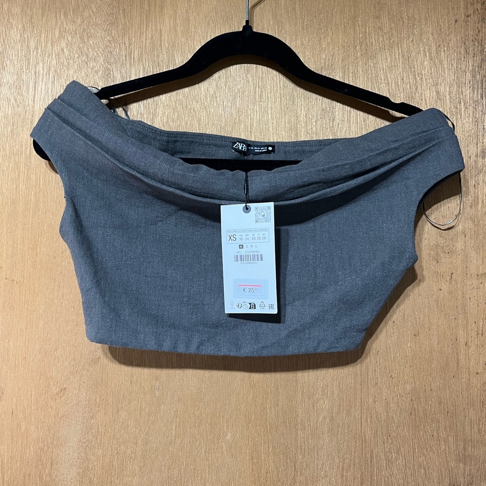 Zara Gray‎ Off-Shoulder Tank Top